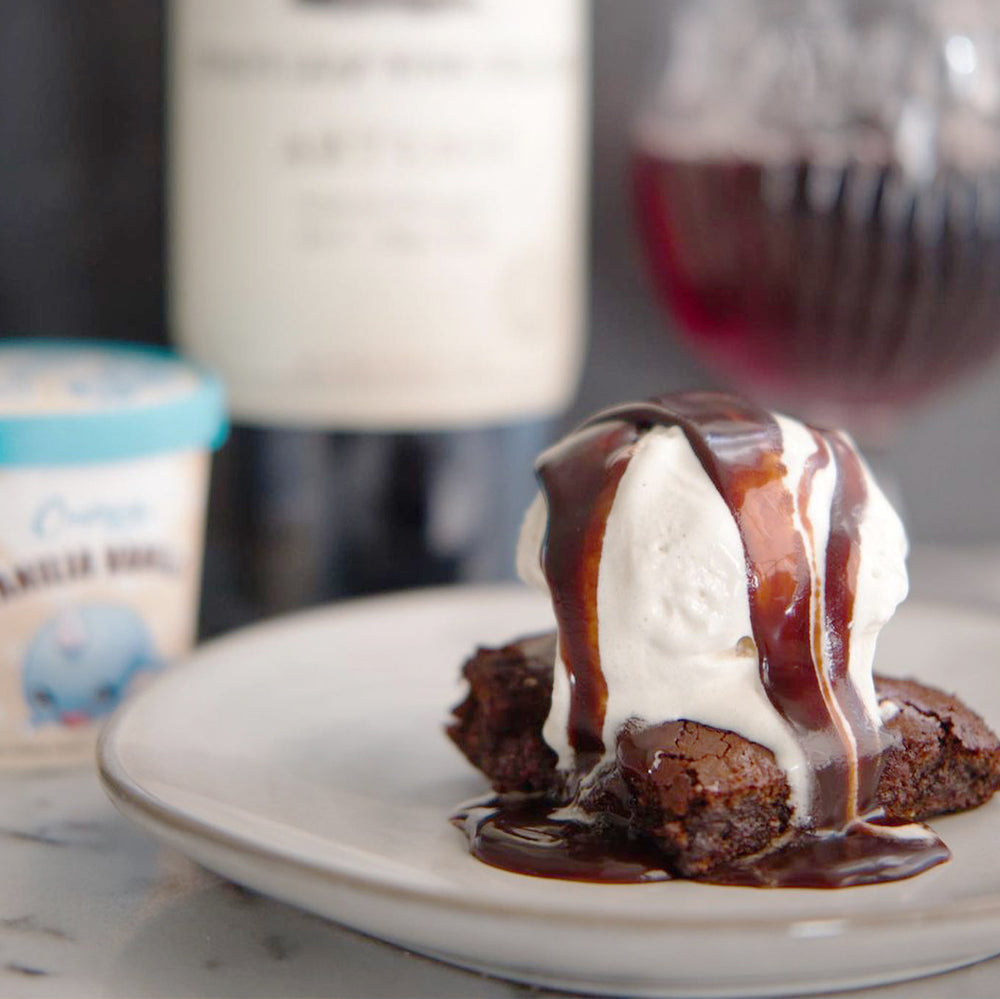 Brownie à la Mode 🍨 with delicious keto vanilla ice cream